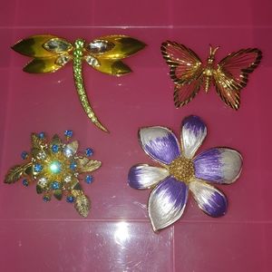 Set of 4 vintage brooches